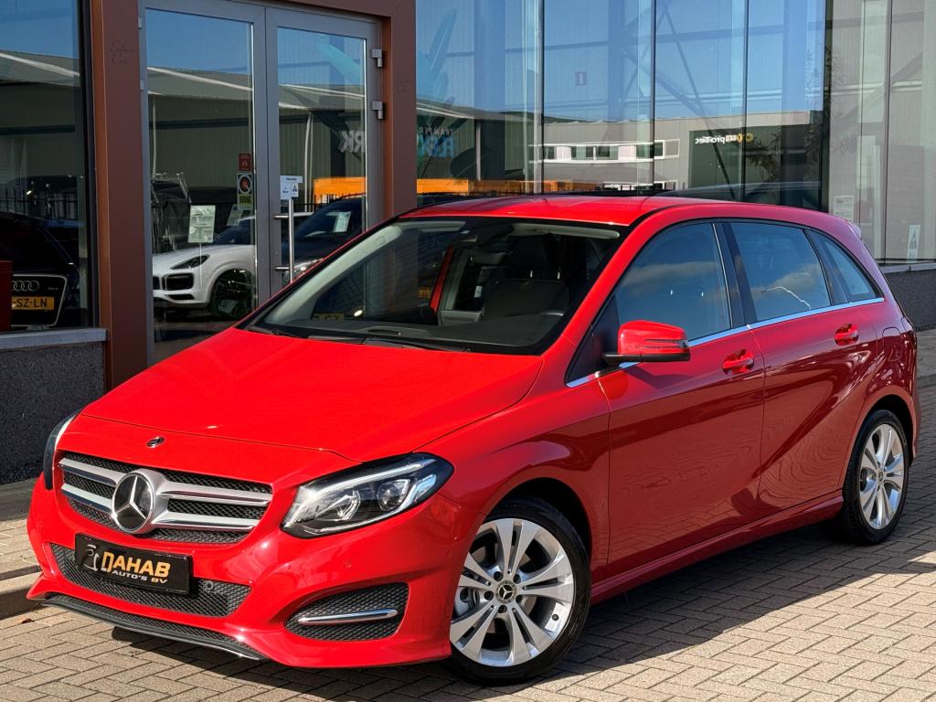 Mercedes-Benz B-Klasse b180 | navi | half leder | stoelverwarming | trekhaa