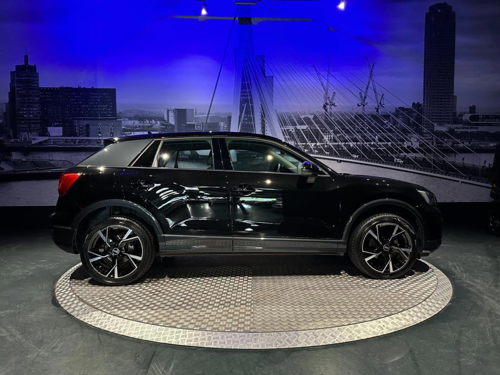 Audi Q2 35 tfsi business edition *navi*led*leer*trekhaak*