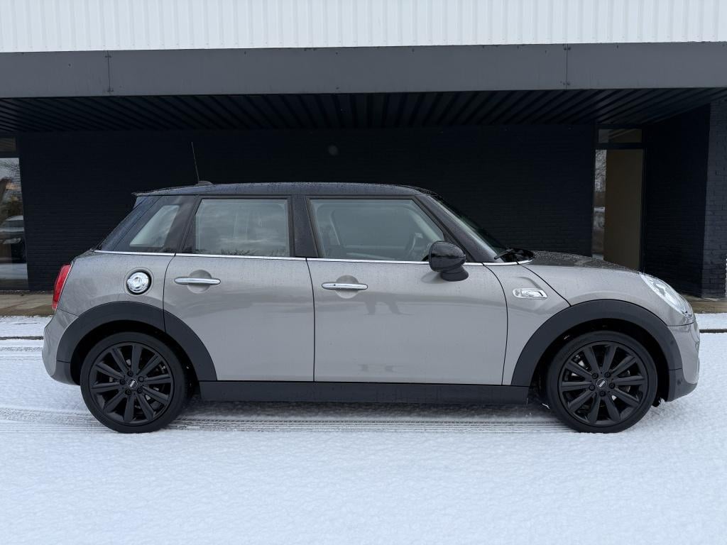 Mini 5-deurs mini 2.0 coop.s chili // goed uitgerust // dealer onderhouden 