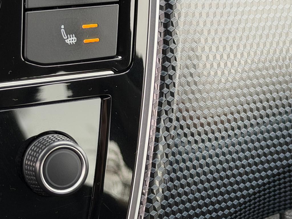 Volkswagen UP! 1.0 5-deurs | cruise | camera | stoelverwarming | lm velgen 