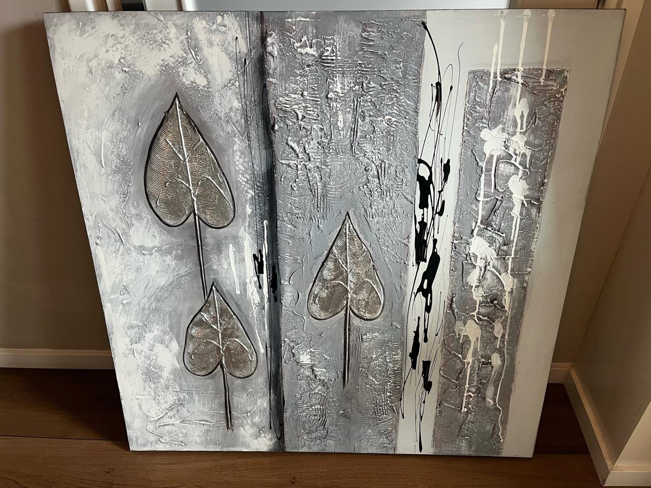 Modern wanddecoratie – Grijs, bladmotief, én een flinke dosis stijl