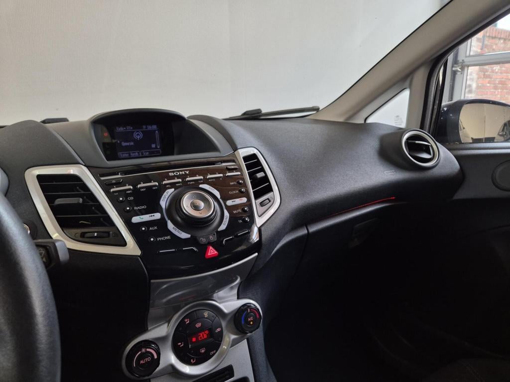 Ford Fiesta 1.25 titanium / keyless / cruisecontrol / nieuwe distriebutieri