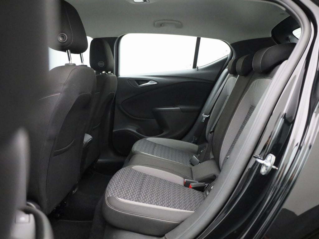 Opel Astra 1.2 business edition | parkeer sensoren | cruise control | dab |