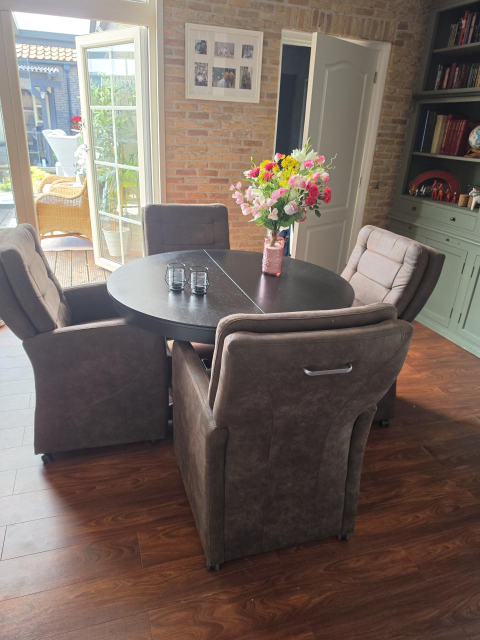 Eetkamer stoelen
