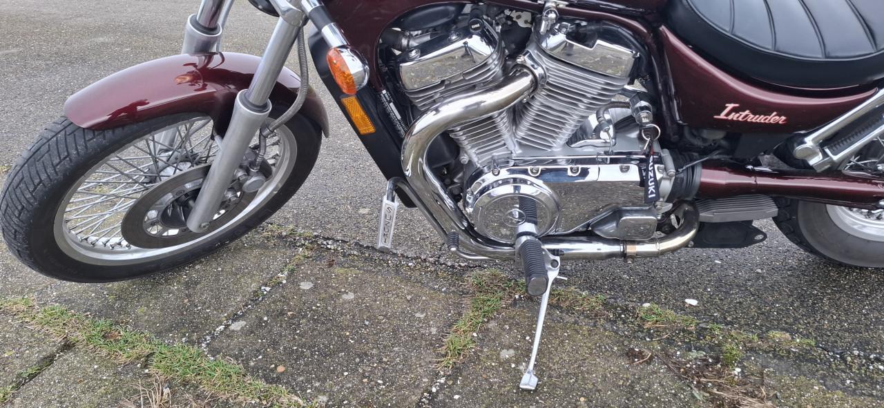 Suzuki intruder vs750