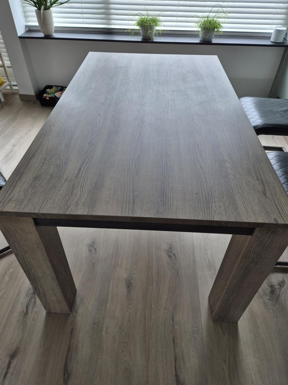 Eettafel en salontafel