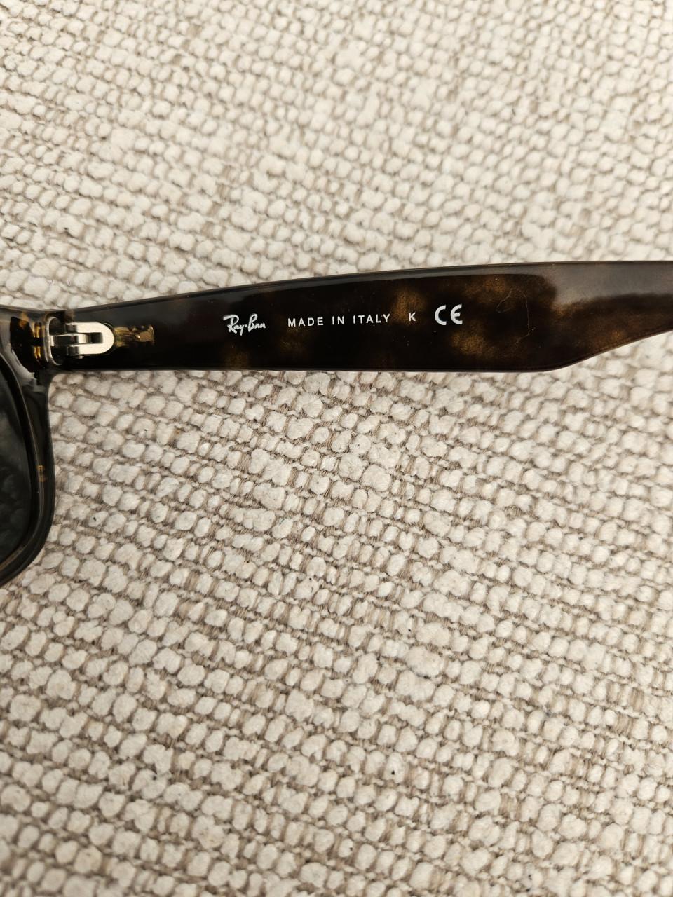 Ray-Ban Wayfarer Zonnebril - Klassiek en Tijdloos