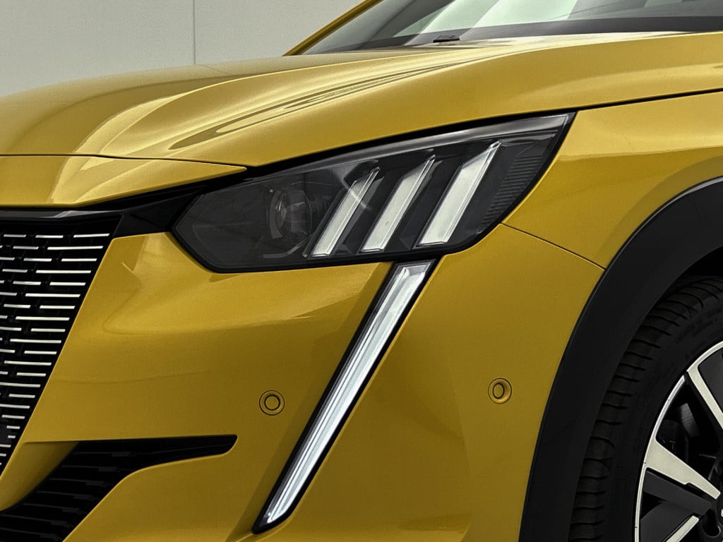 Peugeot 208 100 pk automaat gt-line stoelverwarming | navi | keyless entry