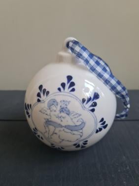 Vintage porseleinen kerstbal  Wit met cobalt-blauw