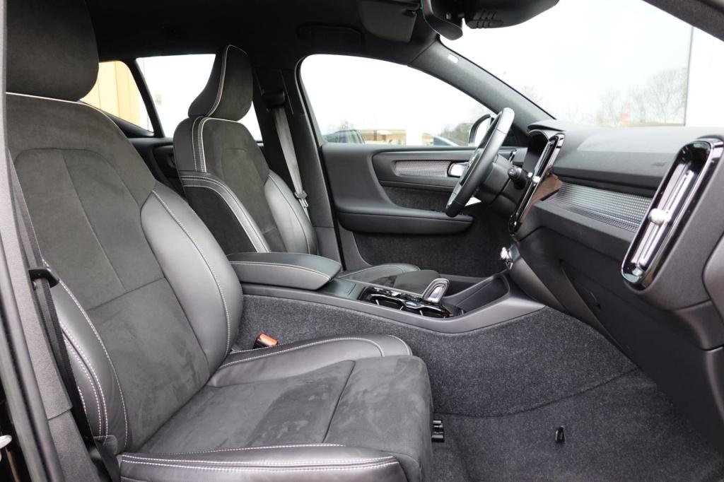 Volvo XC40 1.5 t3 r design 163pk