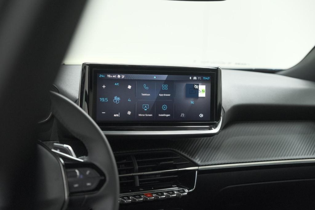 Peugeot 2008 1.2 hybrid 145 allure | apple carplay | climate control | park