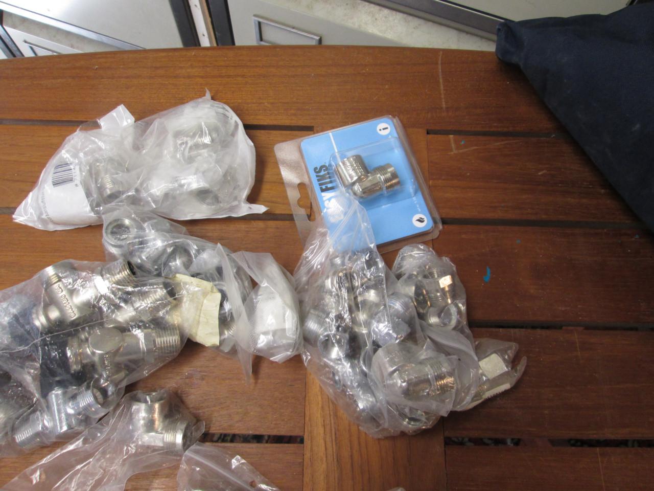 Heleboel gas koppelingen en aansluitingen NIEUW