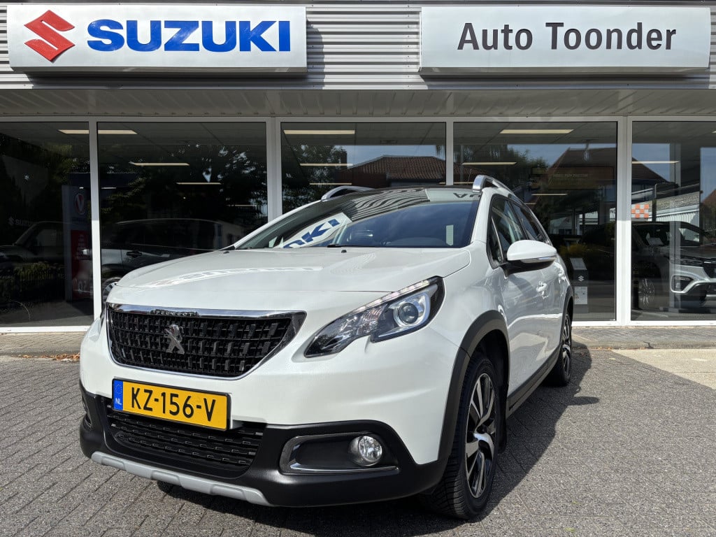 Peugeot 2008 allure 1.2-111pk/panoramadak/trekhaak