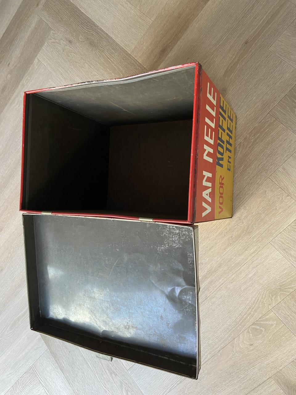 Van Nelle koffie en thee blik.