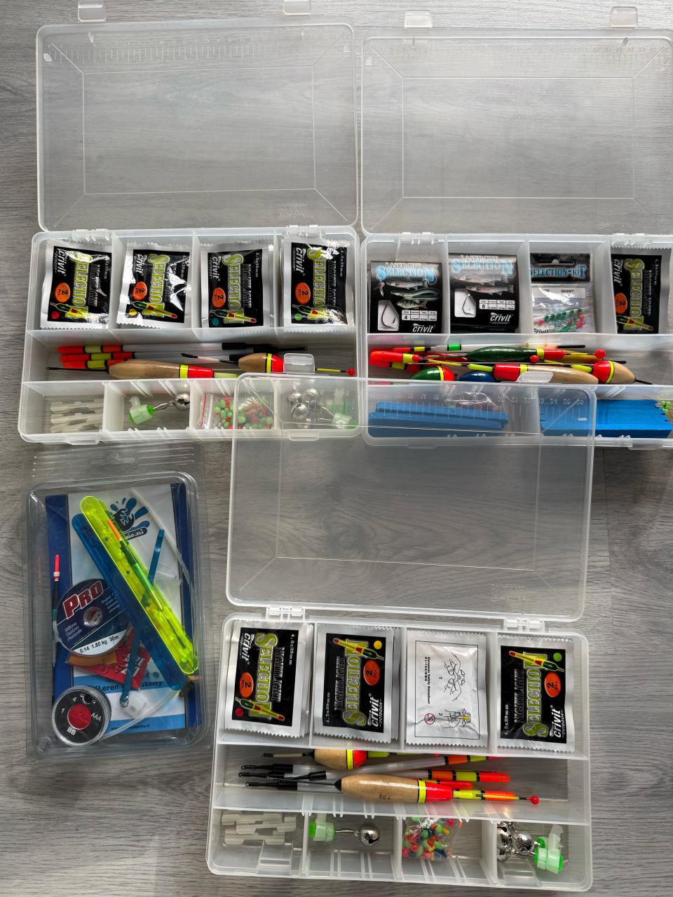 Complete vissers set - 6 hengels , 11 molens en toenehoren