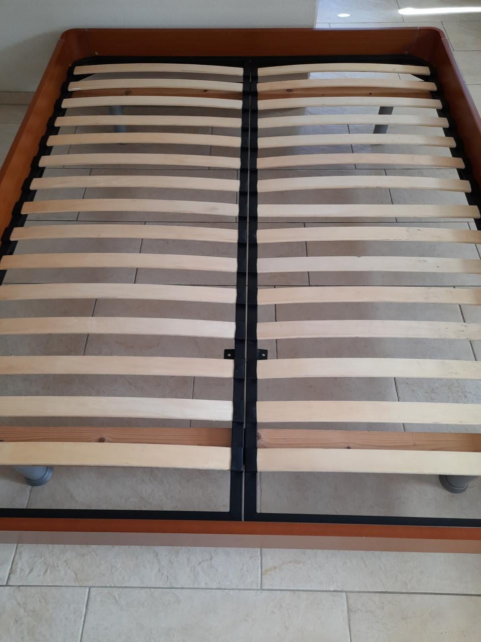 2 Persoons bed 160 x 200 (in goede staat )