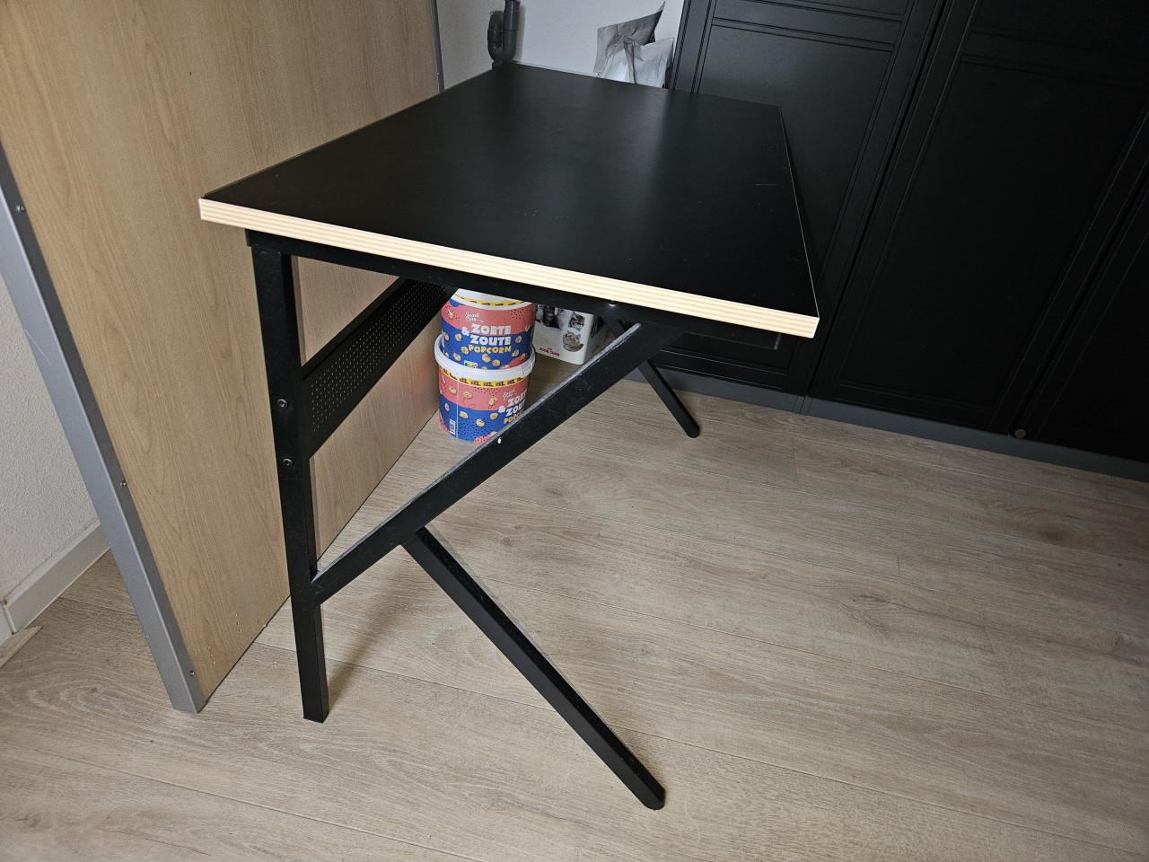Bureau zwart hout stalen frame