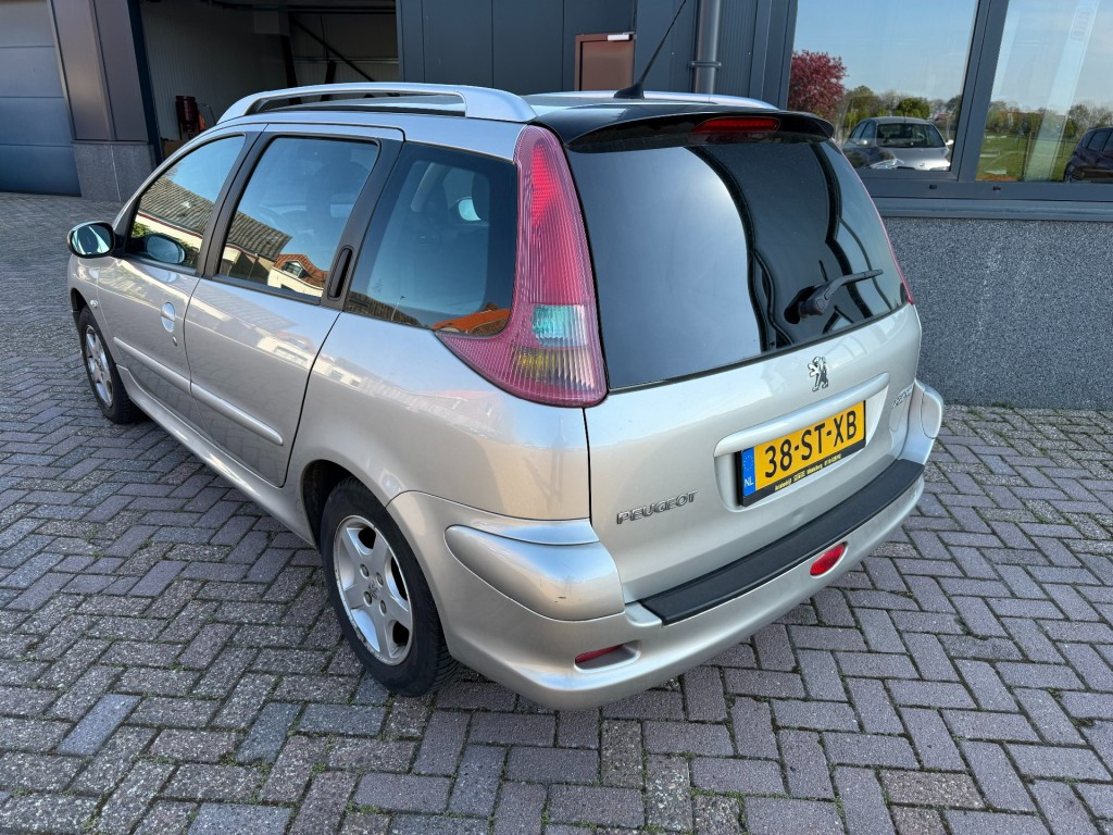Peugeot 206 1.4 air-line 3
