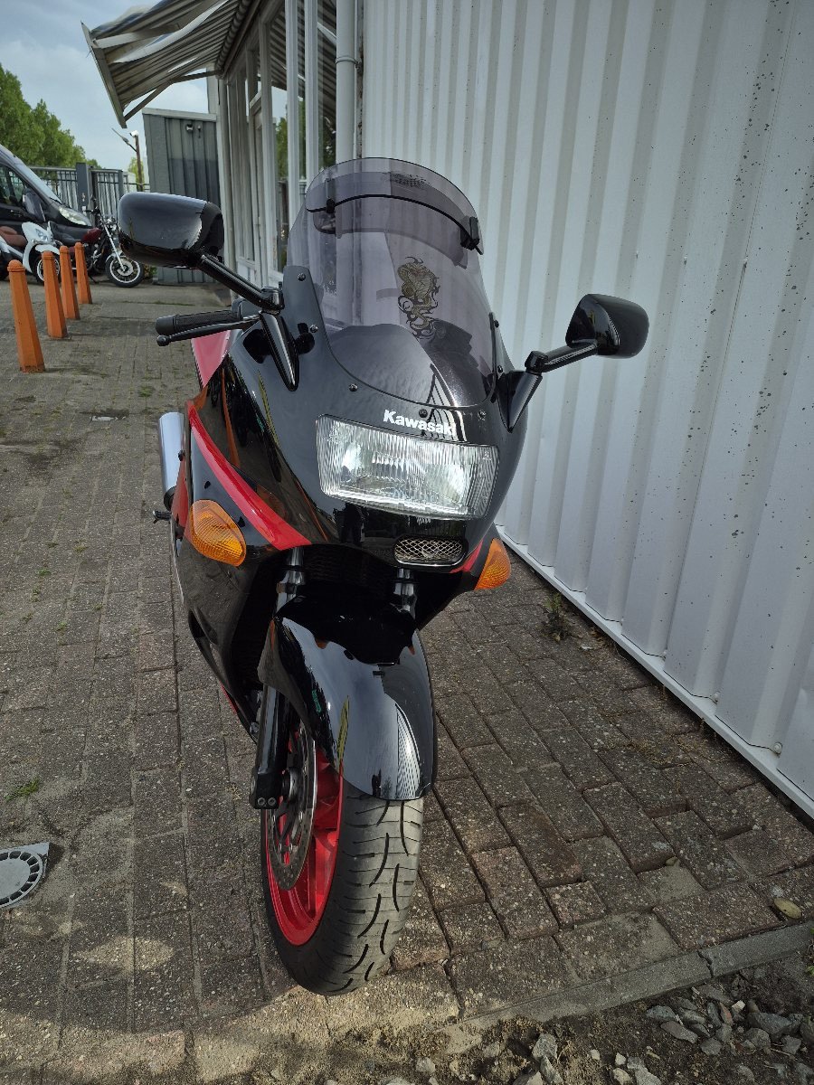 Kawasaki ZZR1100, sportieve toermotor