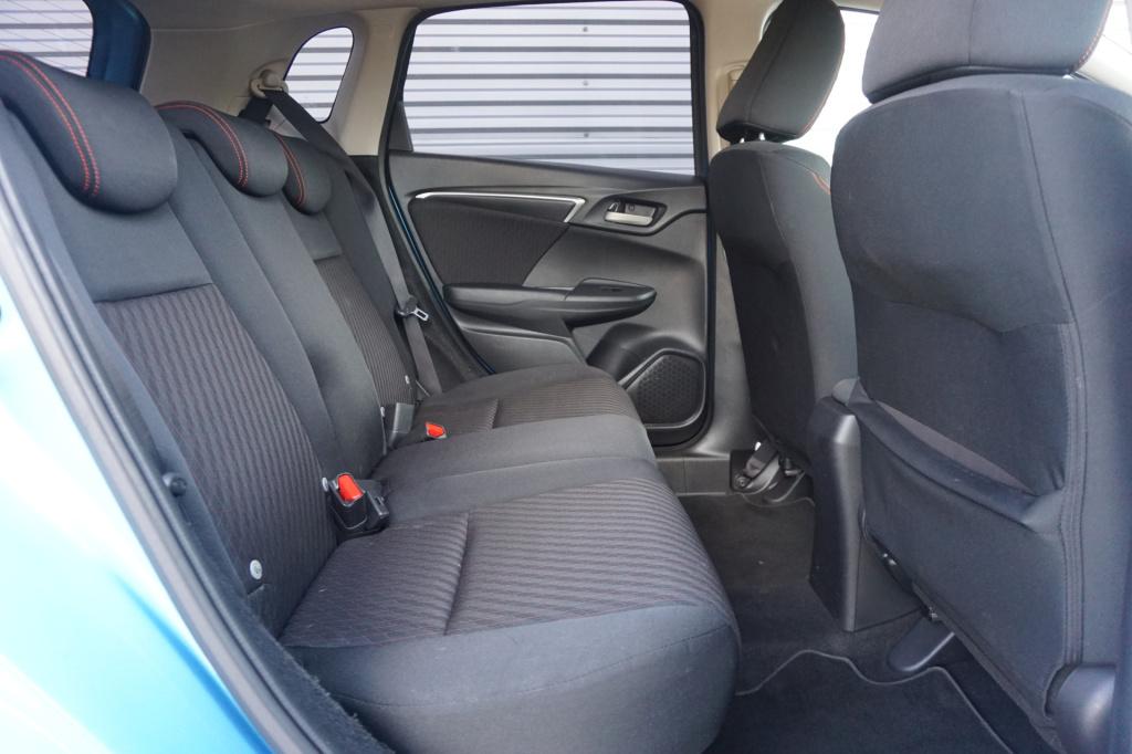 Honda Jazz 1.5 i-vtec dynamic airco / navi / cruise / stoelverw. / dab / ca