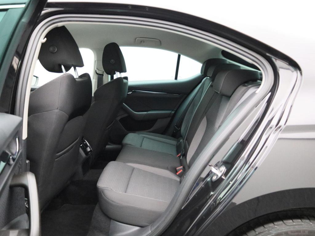 Skoda Octavia 1.0 tsi business edition | apple carplay / android auto | nav