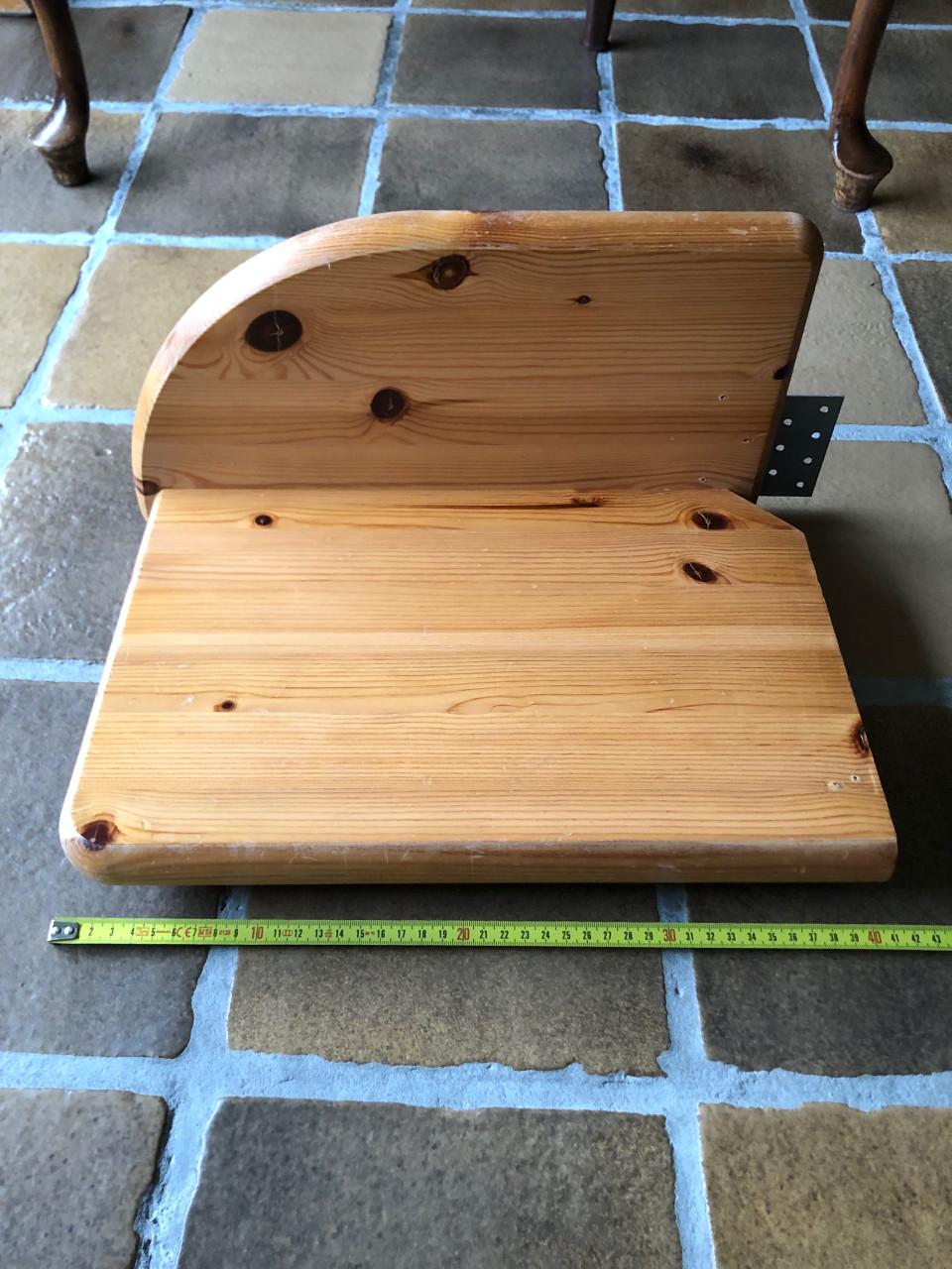 Houten bedplankje / nachtkastje voor aan het bed
