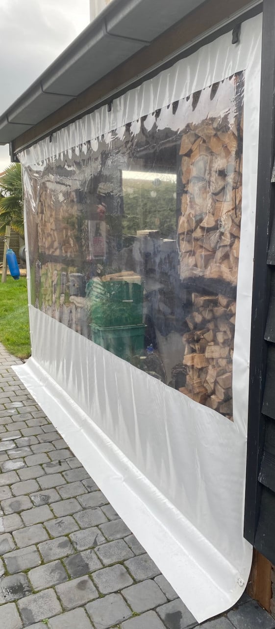 Verandazijwand met raam