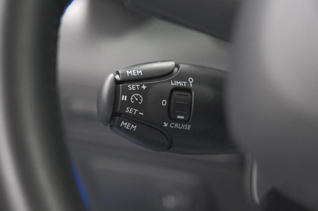Citroen C3 Aircross puretech 130 eat6 feel | camera | climate control | app