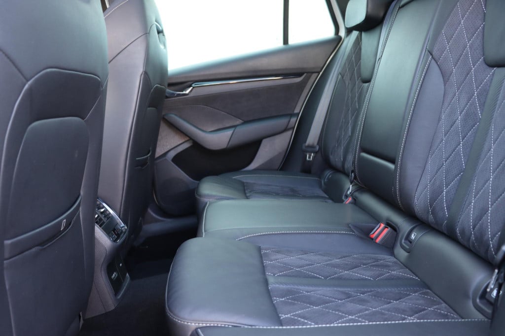 Skoda Octavia combi 1.4 tsi iv rs 245pk dsg6