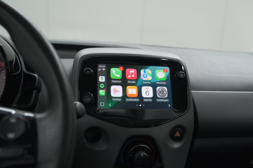 Peugeot 108 1.0 e-vti active top! | elektrisch vouwdak | camera | apple car