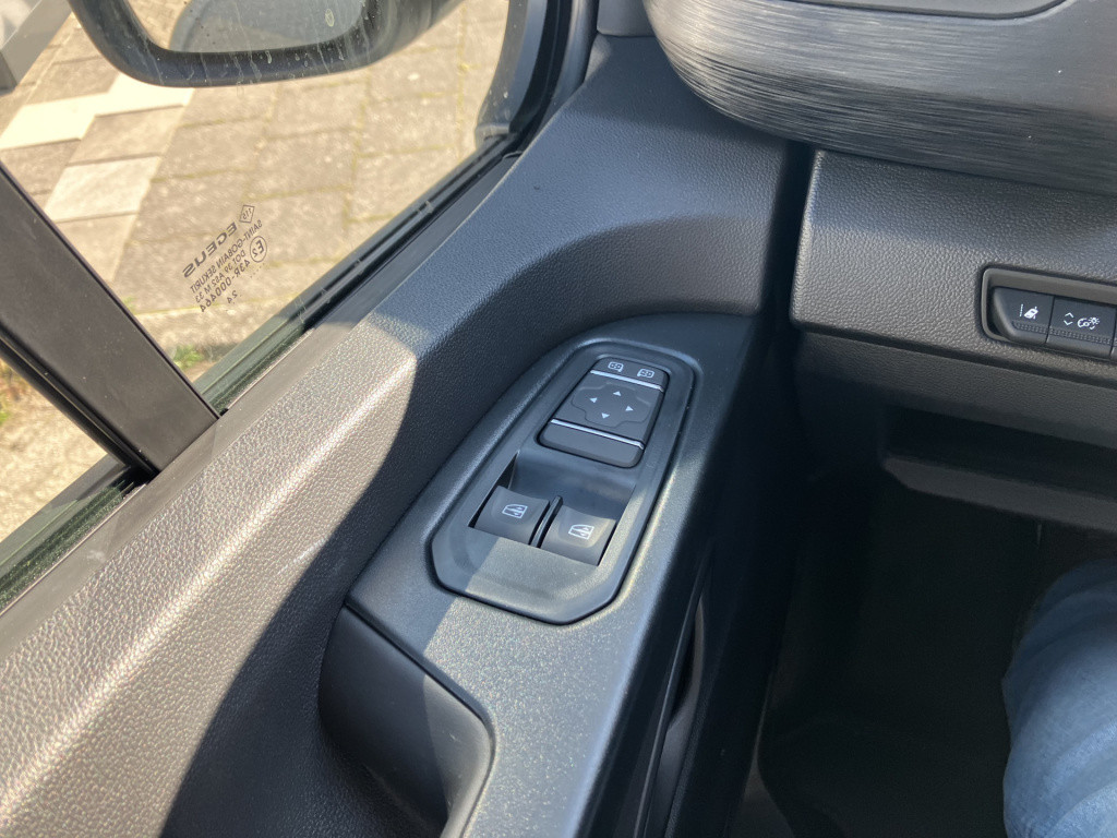Renault Trafic 2.0 blue dci 130 t30 l2h1 advance - demo / vierseizoenbanden