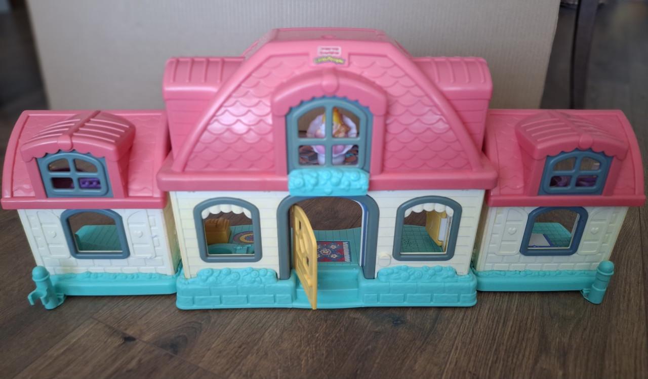 Little People, Speelhuisje