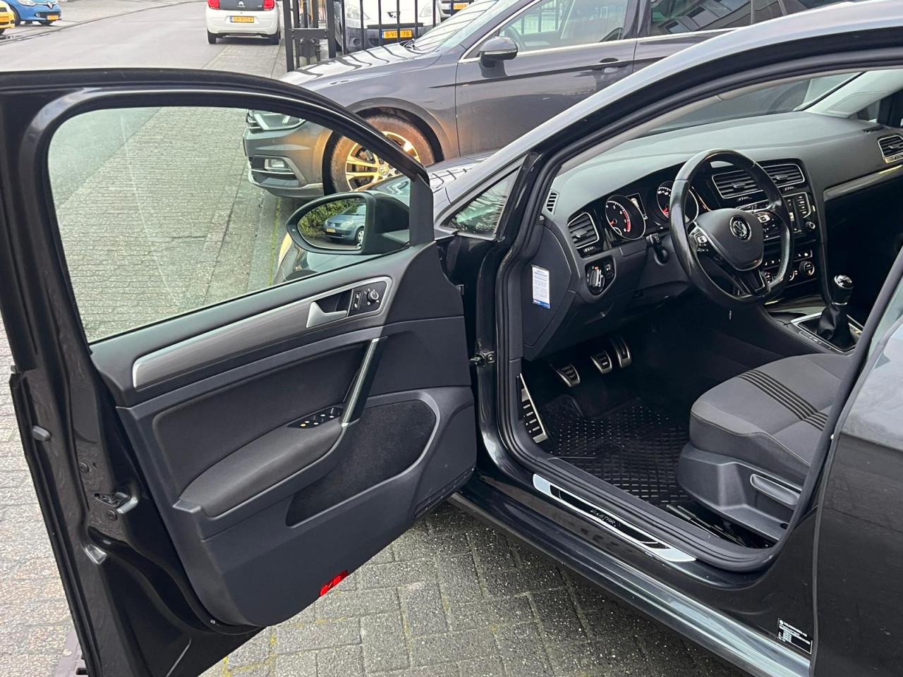 Volkswagen Golf 1.2 TSI Connected Series