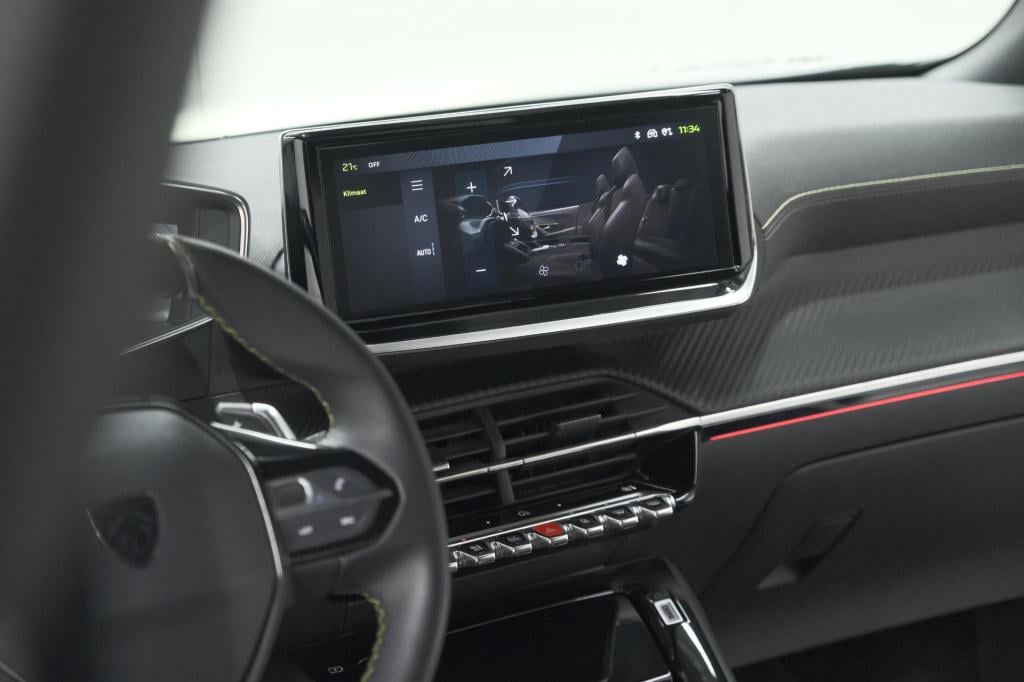 Peugeot 2008 puretech 130 eat8 gt | camera | apple carplay | parkeersensore