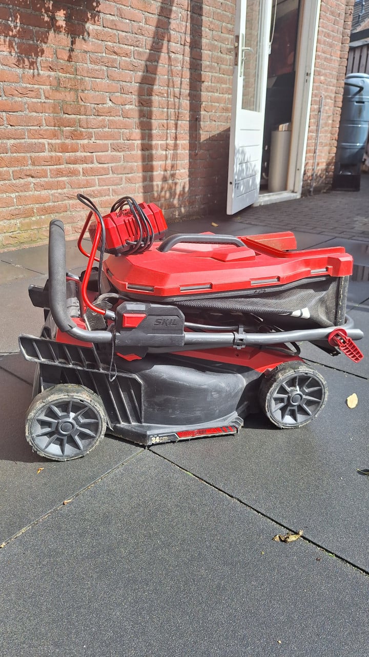Skil Grasmaaier incl accu's en lader