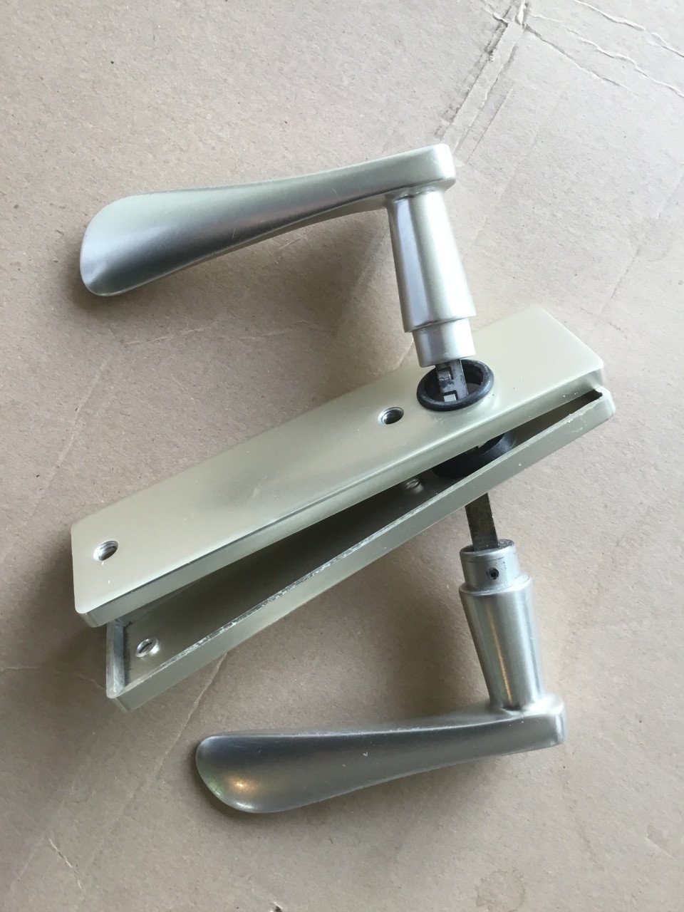 Binnendeur / opdek/ inclusief Deurklinken/. /scharnieren.     11 stuks.