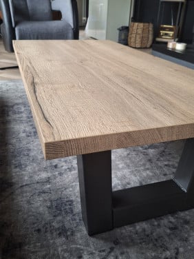 Salontafel met stalen frame