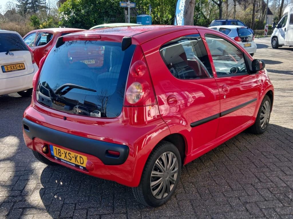 Peugeot 107 xs 1.0 | met carplay radio! 3 maanden garantie, jaar apk, aflev