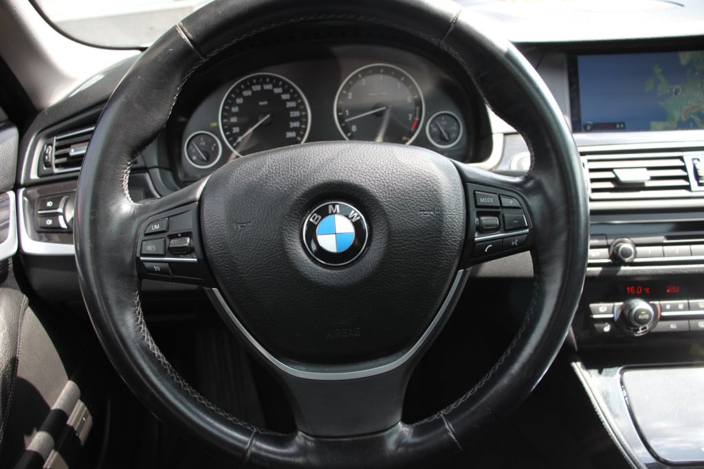 BMW 5 Serie touring 523i high executive | leder | memory | pano | dealer on