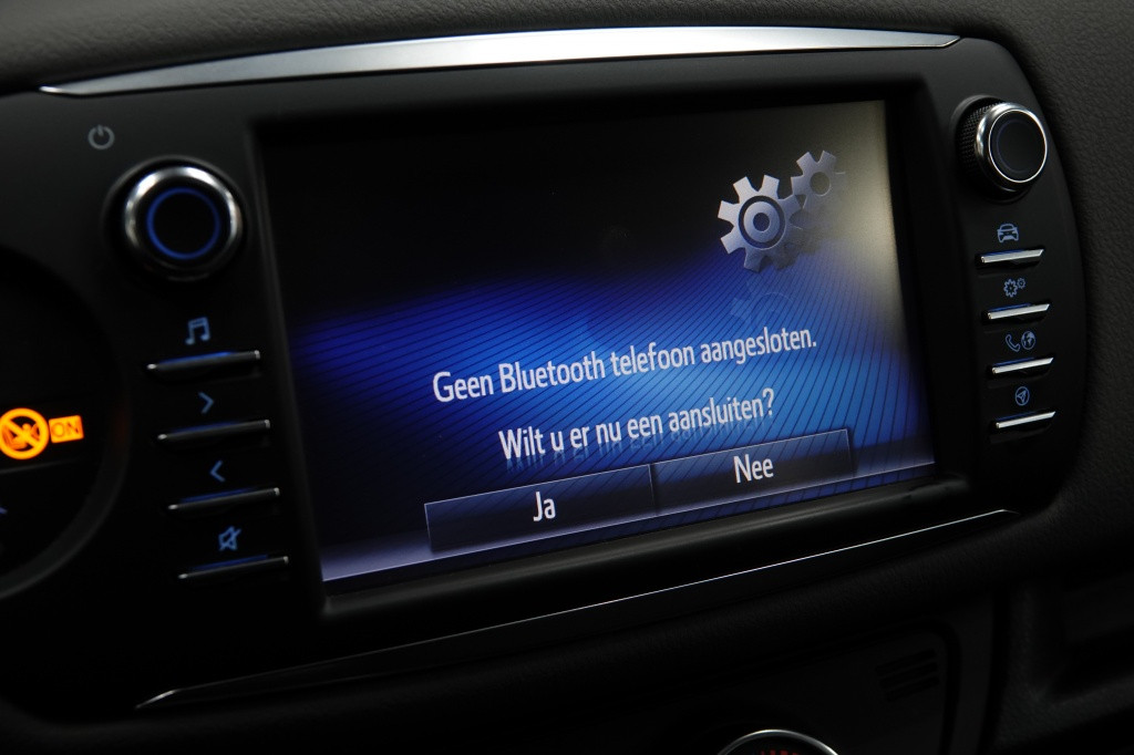 Toyota Yaris 1.0 vvt-i | camera | 15" | bluetooth |