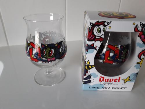 DUVEL glazen Speciale editie Loes van Delft ( Nieuw in originele doos)