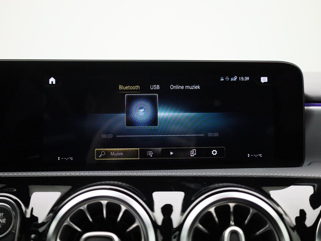 Mercedes-Benz A-Klasse 200 business solution amg | automaat | navigatie | a