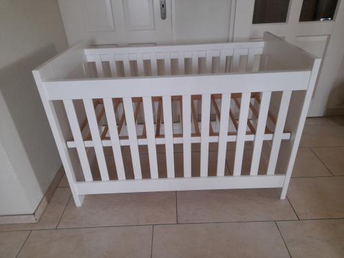 Bopita Ledikantje (in goede staat ) in hoogte verstelbaar!