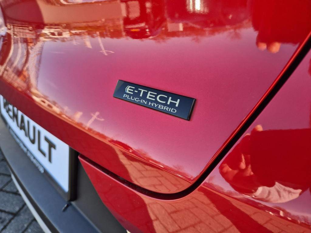 Renault Captur 1.6 e-tech plug-in hybrid 160 techno all season, camera, nav