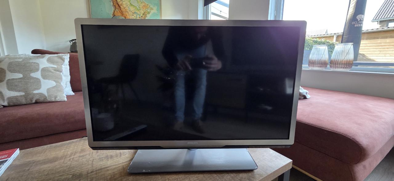 Philips 32 inch smart LED tv