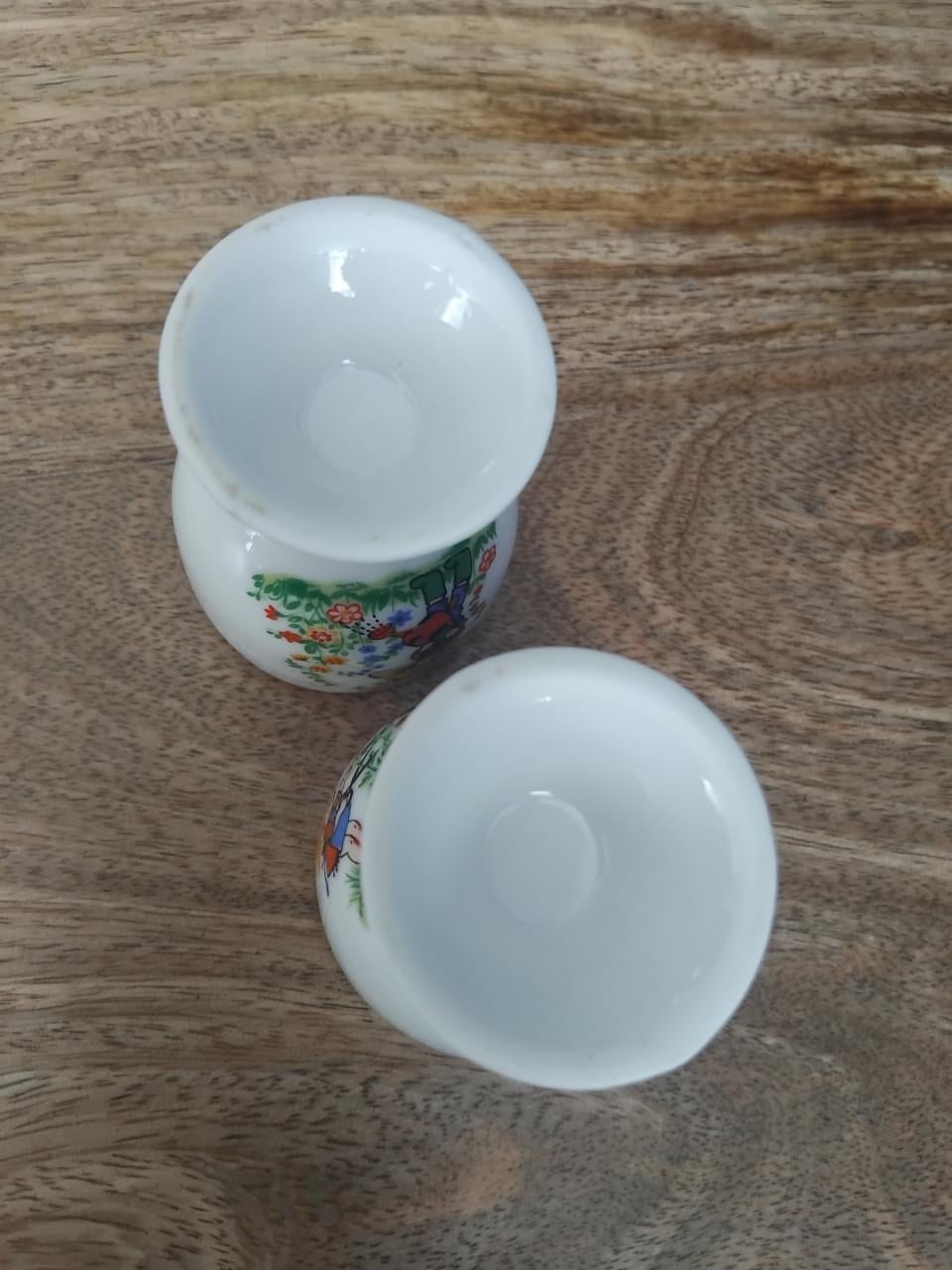2x Vintage Eierdopjes porselein