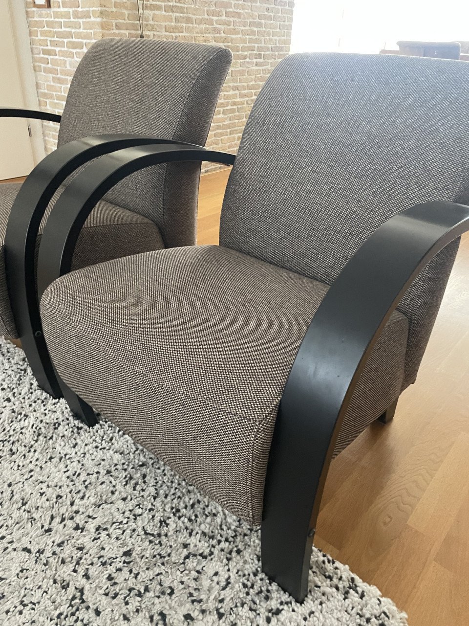 2 mooie stoelen (montel)