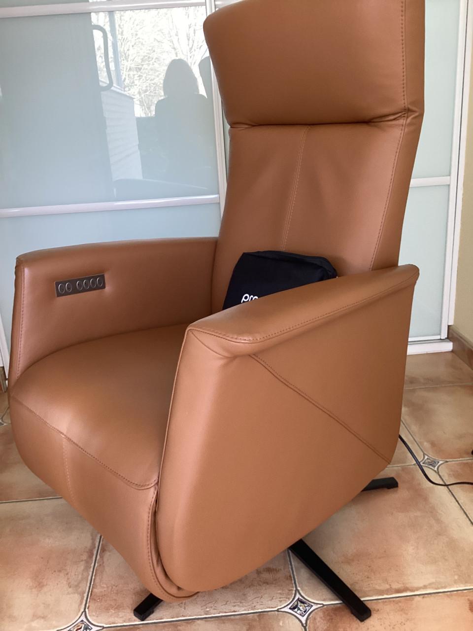 Prominent elektrische sta-op stoel  ACCU Toscana(showroomstaat)nieuw!