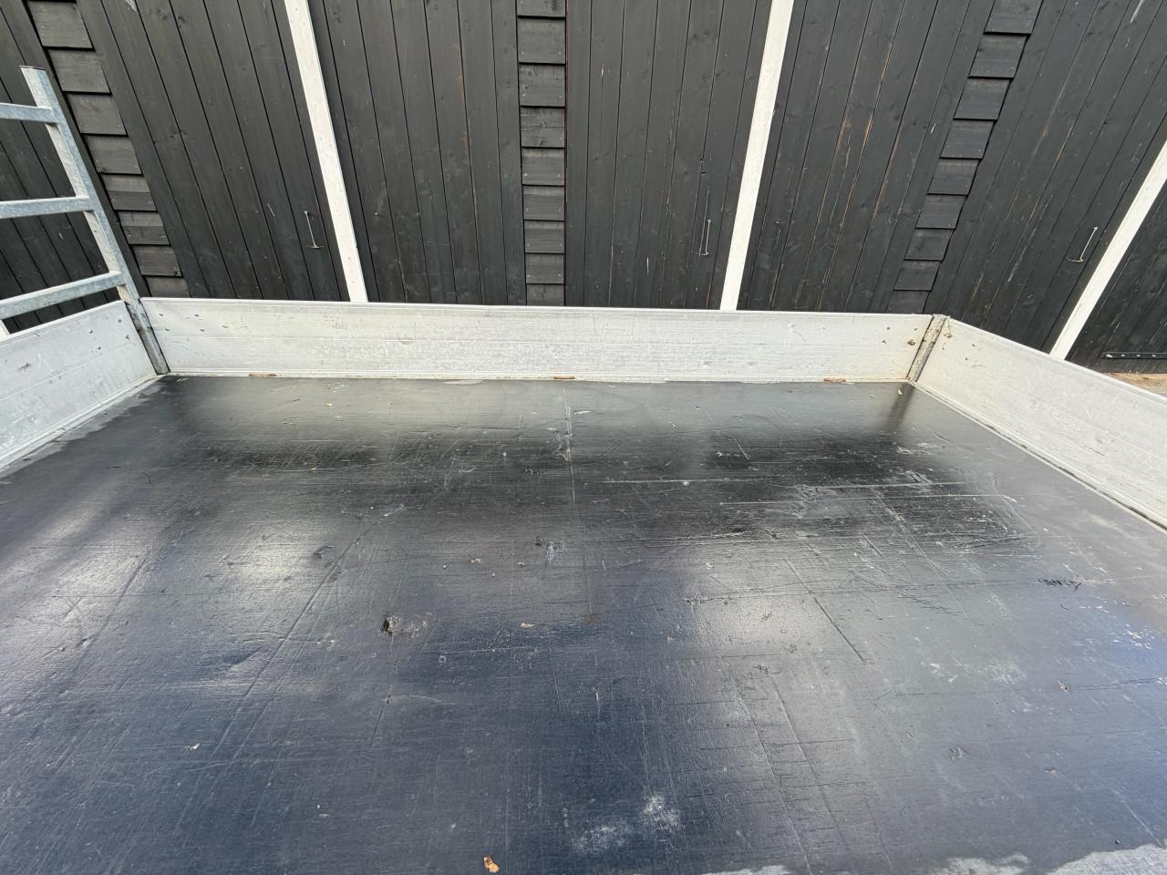 Nette Hapert Cobalt 335 x 180 - 3500 KG composiet vloer