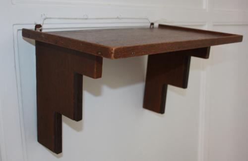 Antiek eiken console om op te hangen. Leuk voor planten